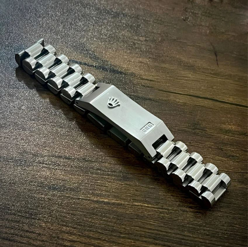 Original Rolex Crown Design Stylish Men's Stainless Steel Bracelet (Silver)